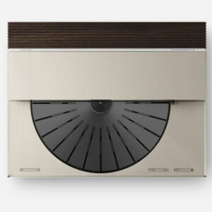 A 1985 turntable is rebuilt in Denmark and paired with new wireless speakers, limited to 100